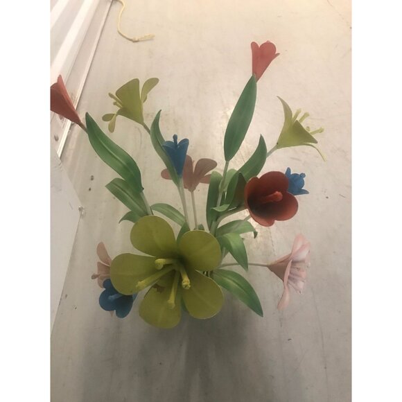 Vtg 1970's Wrought Iron Floral Arrangement 12 Hand Painted Flowers and 10 Leaves - Picture 6 of 10